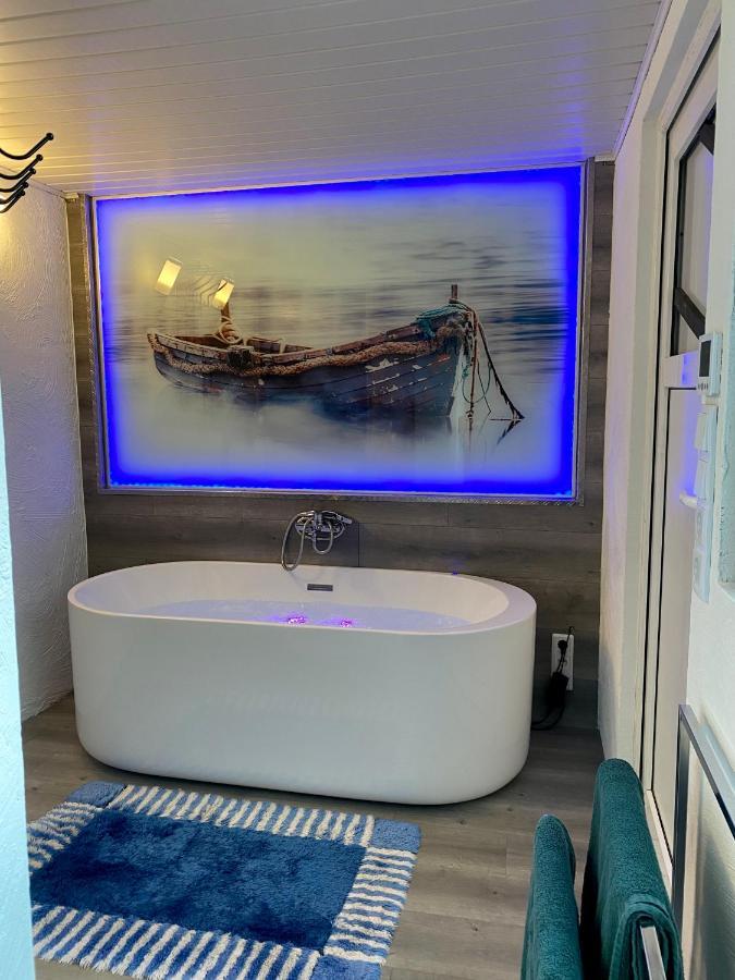 Gleis 2, Waggon Mit Ofen, Optional Mit Whirlpool Und Sauna Dahlem  Zewnętrze zdjęcie