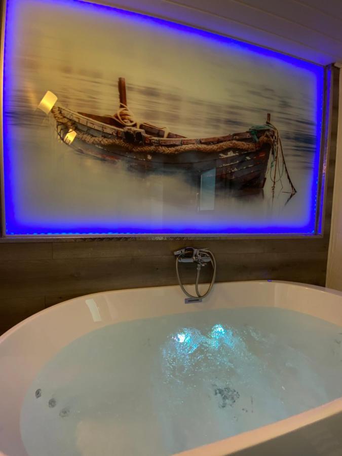 Gleis 2, Waggon Mit Ofen, Optional Mit Whirlpool Und Sauna Dahlem  Zewnętrze zdjęcie